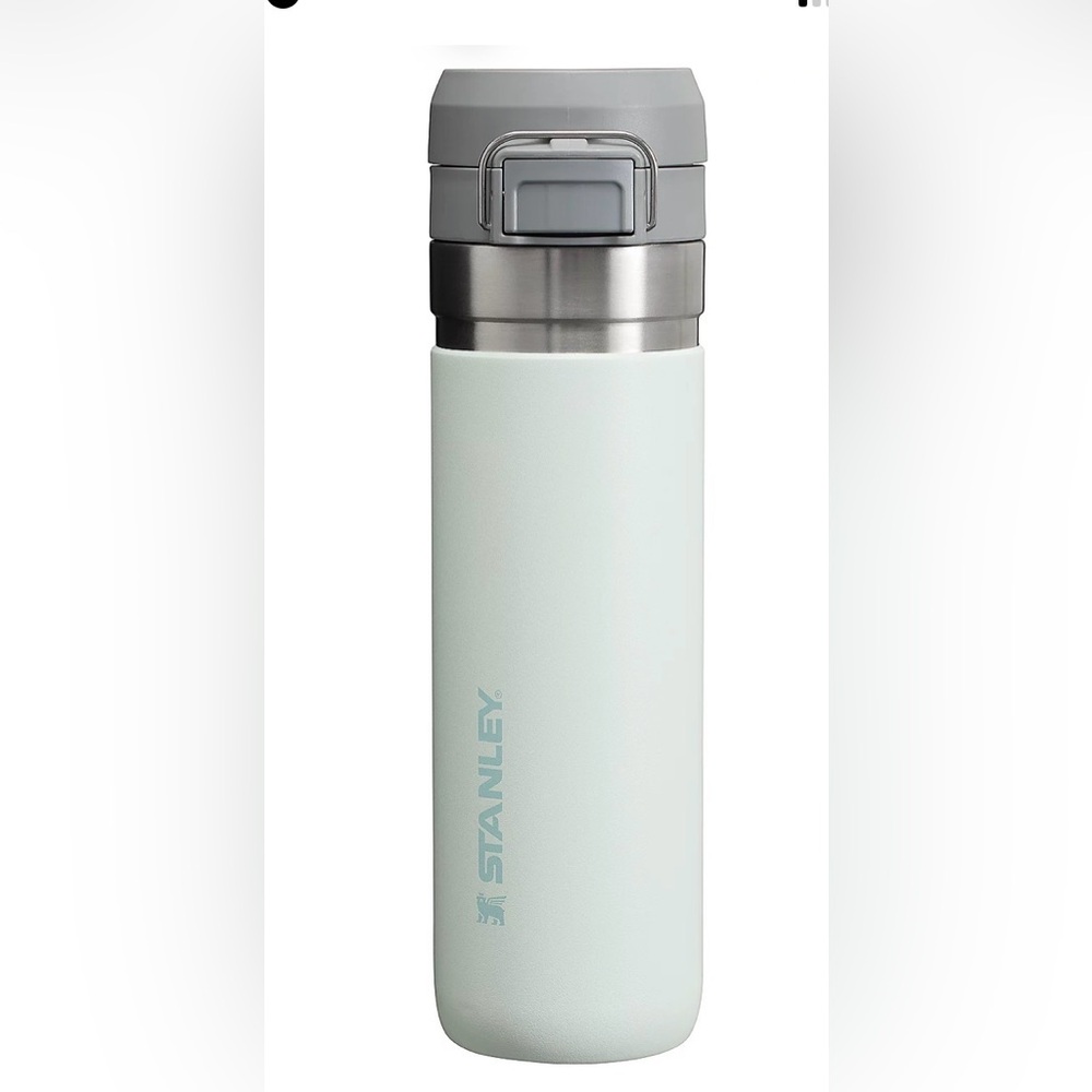Stanley The Quick Flip Go 24 Oz Water Bottle mist color